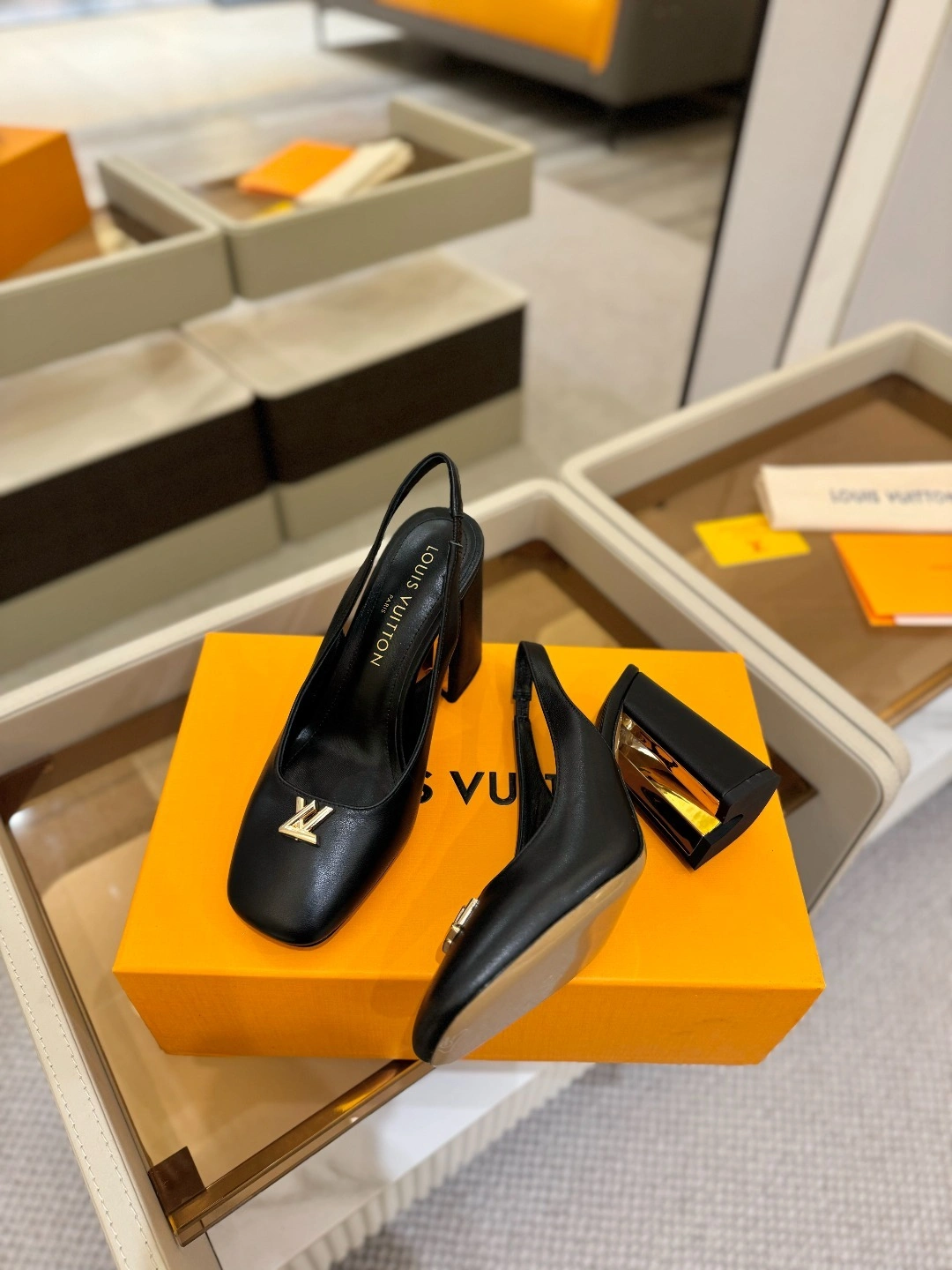 COCO-- 8V 1AGUG5 Calfskin goatski Heel height：8.5CM item:E-X158D4128